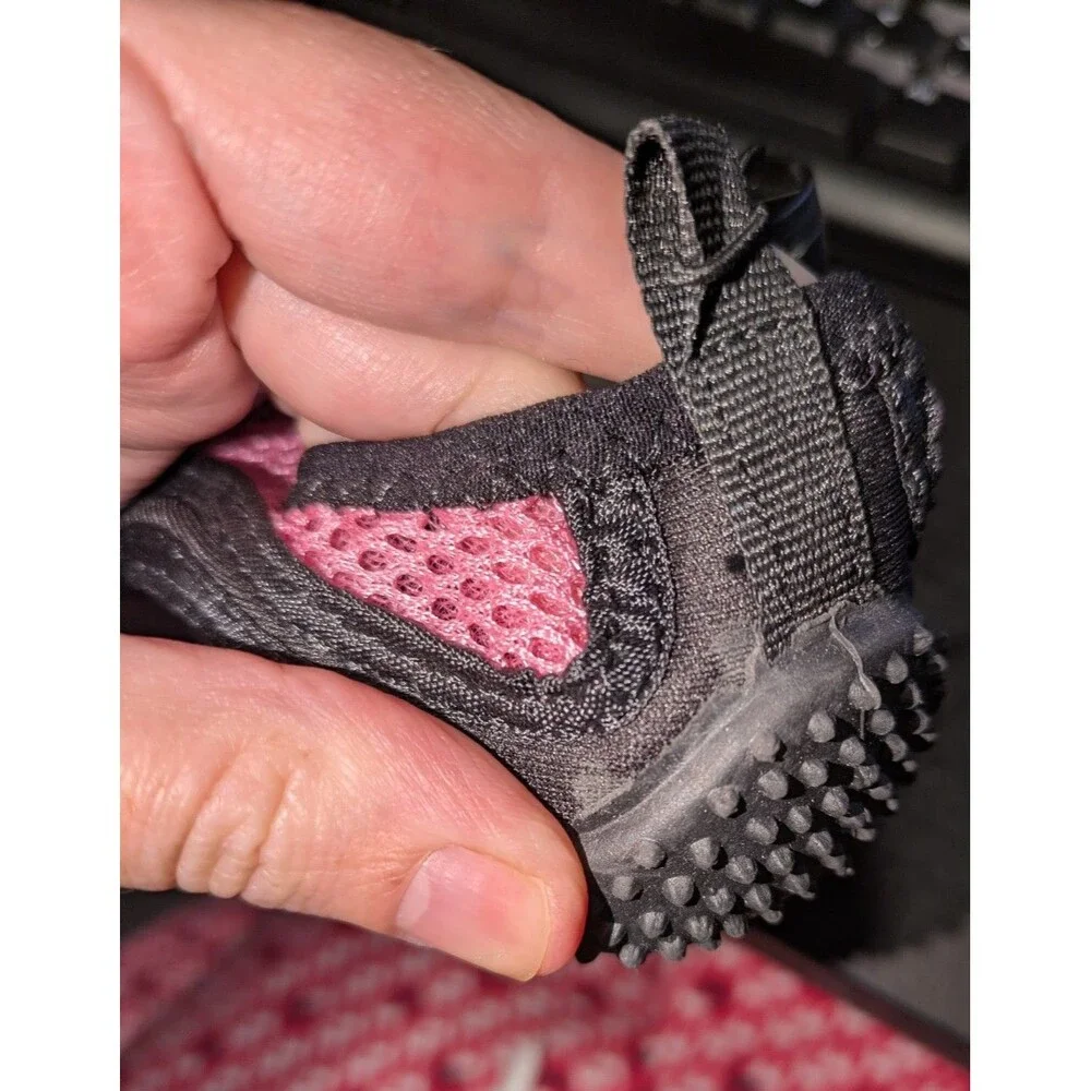Kidgets Water Shoes 6 Toddler's Pink Black Mesh Slip On Aqua Shoes Grippy Bottom
